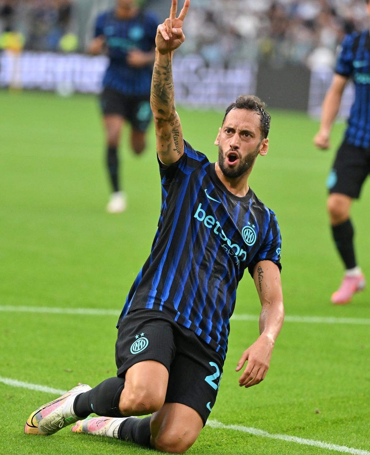 尤文图斯客场大胜，强势守护榜首位置的简单介绍