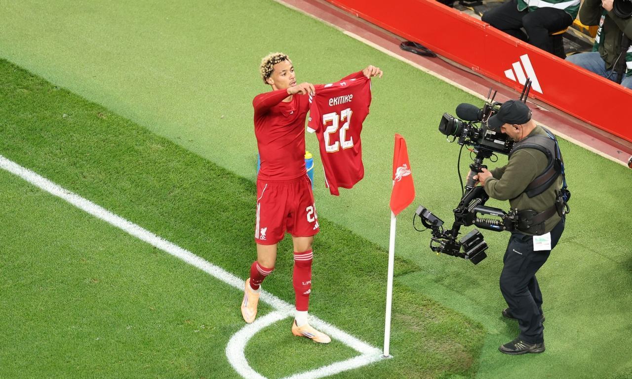 转会窗口：利物浦考虑引进克罗斯弥补中场的简单介绍