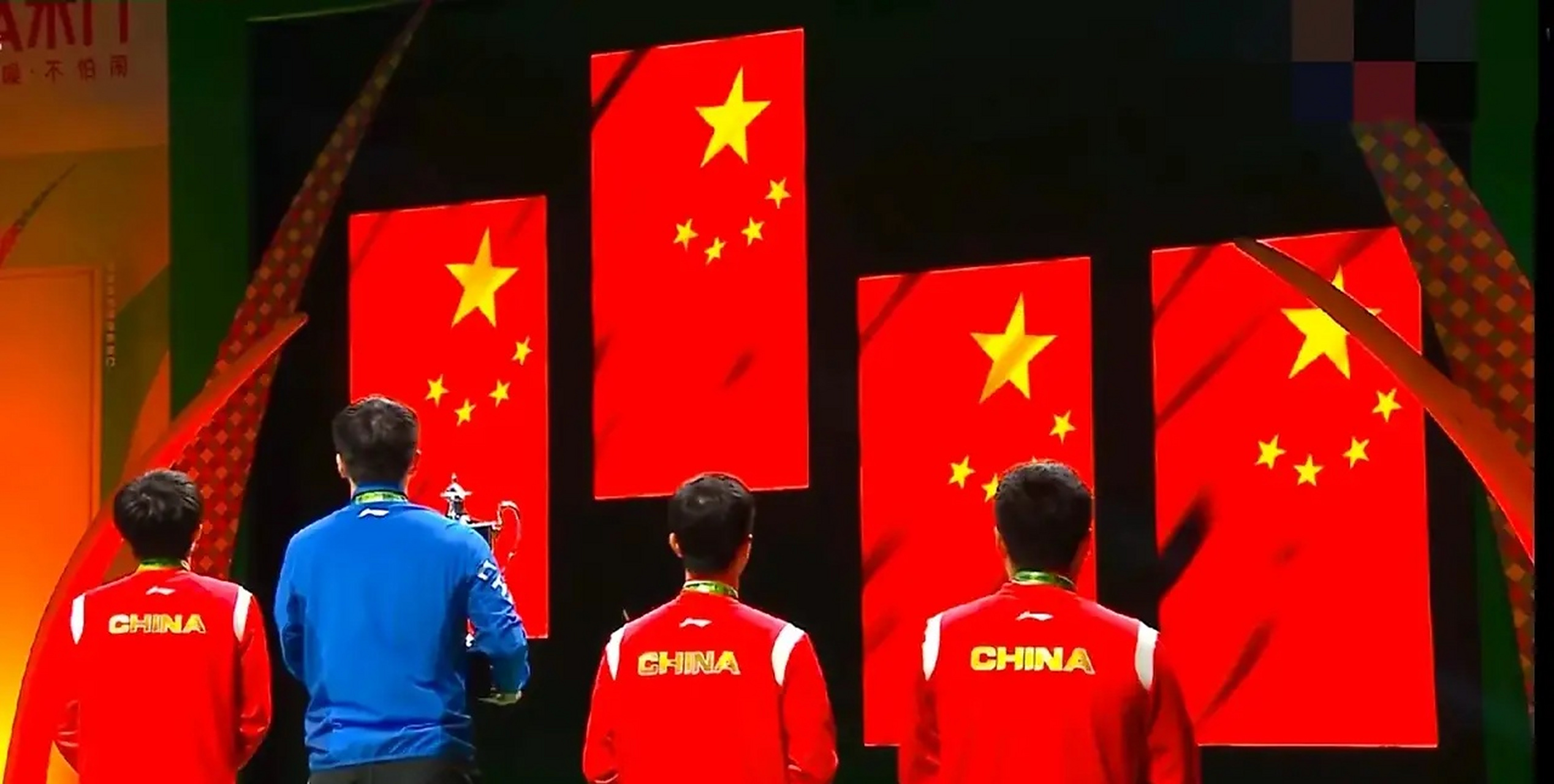 关于比赛现场气氛热烈,球员们斗志昂扬的信息 关于比赛现场气氛热烈,球员们斗志昂扬的信息