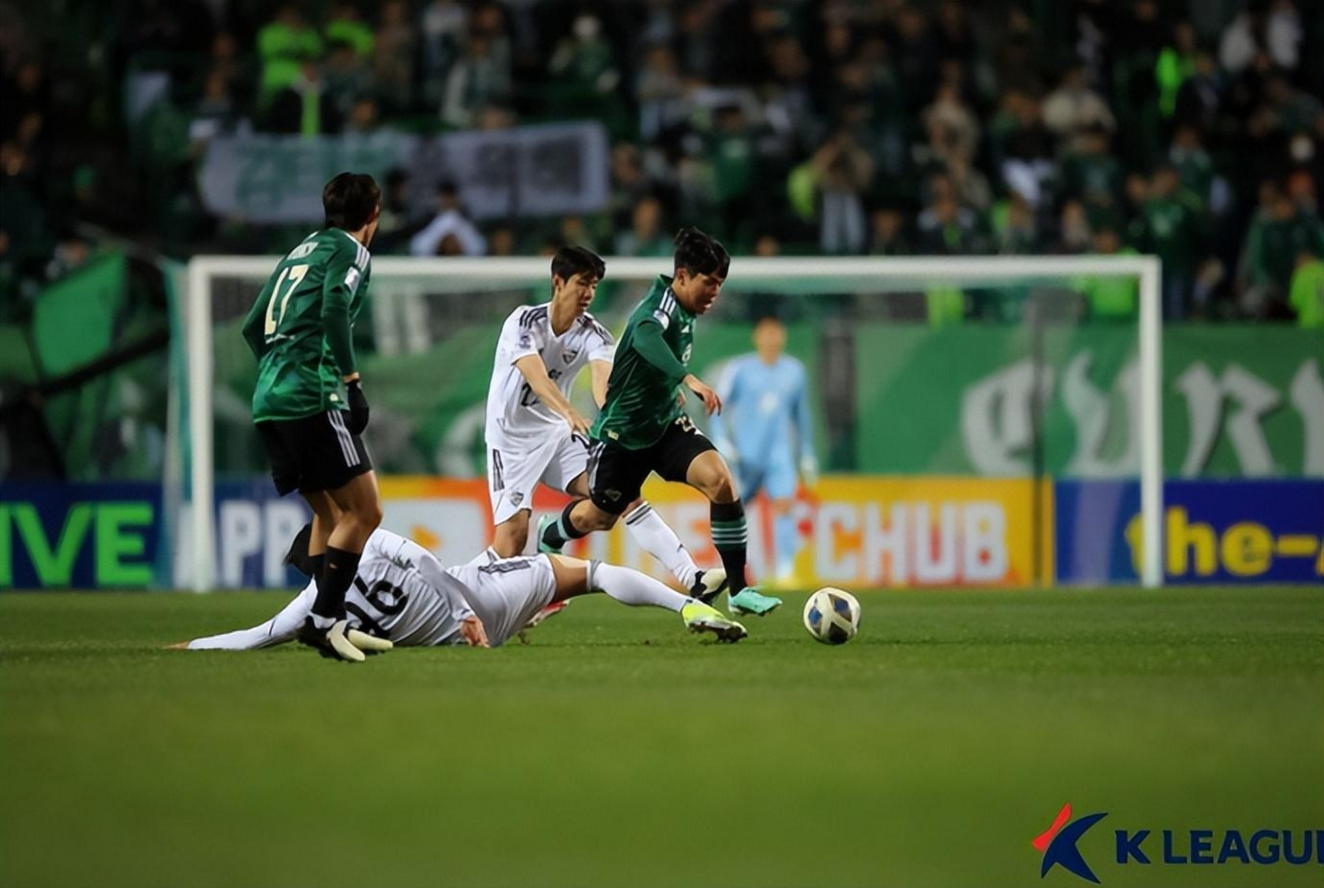 包含韩国队凭借精湛技术在足球场上取得胜利的词条 包含韩国队凭借精湛技术在足球场上取得胜利的词条